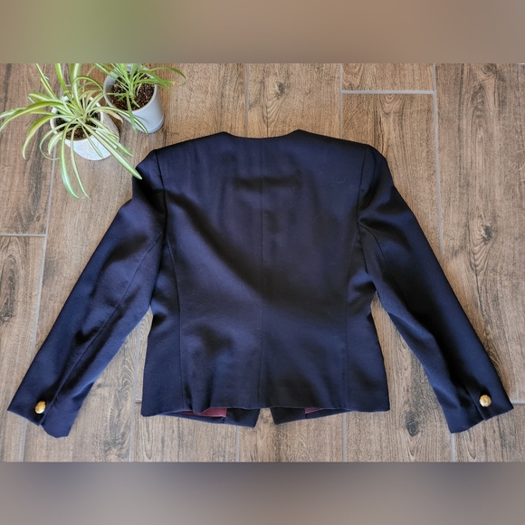 Vintage dark purple plum cropped tailored blazer with gold buttons - Picture 3 of 7